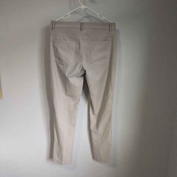 Old Navy Slim Tech Hybrid Pant 30"x32" - Picture 4 of 5